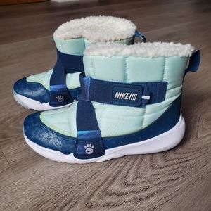 Nike Kids Girls Size 2.5 Y booties